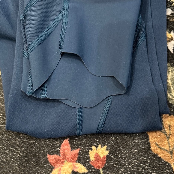 lululemon athletica 6 Teal Leggings - Picture 6 of 6